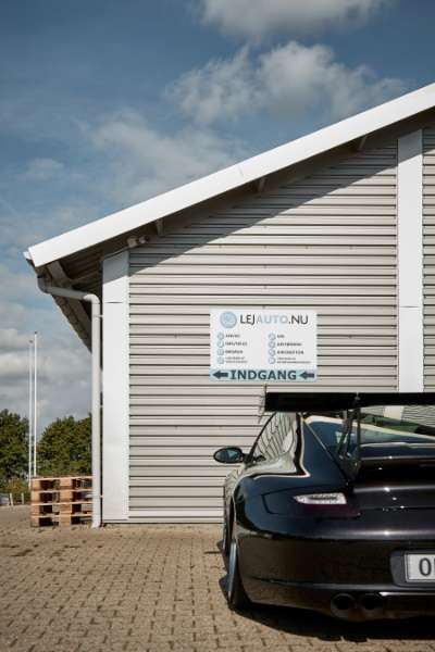 Make your “hat” the way you want it with specially designed Top Hat profiles, Bødkervej 14, Holbæk